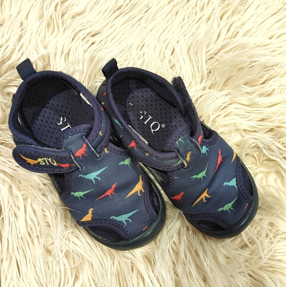 Toddler Size 9 Dino Sandal/Water Shoes - Picture 2 of 5